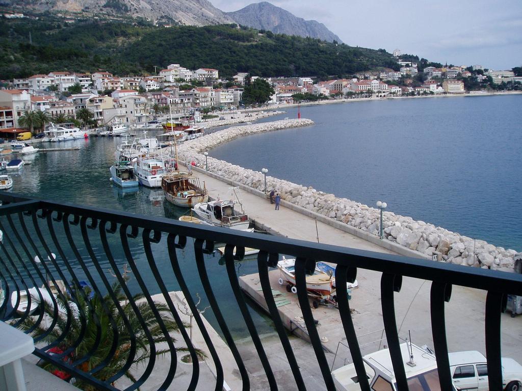 Apartments Waterfront Ivan Подгора Стая снимка