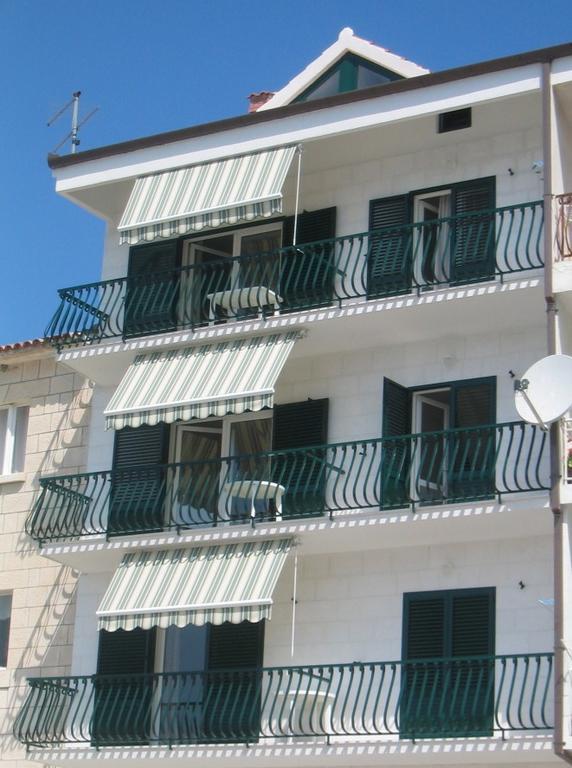 Apartments Waterfront Ivan Подгора Стая снимка