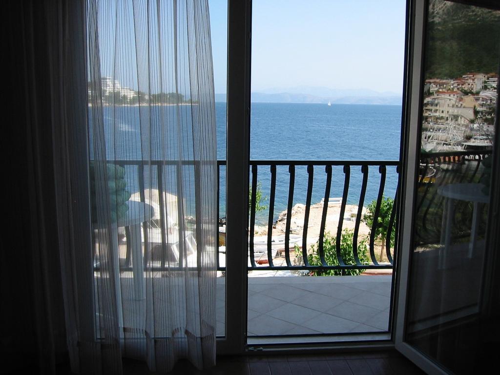 Apartments Waterfront Ivan Подгора Стая снимка